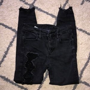 American Eagle ripped skinny jeans (short)